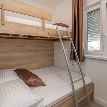 Guest House Petra Трогир Екстериор снимка