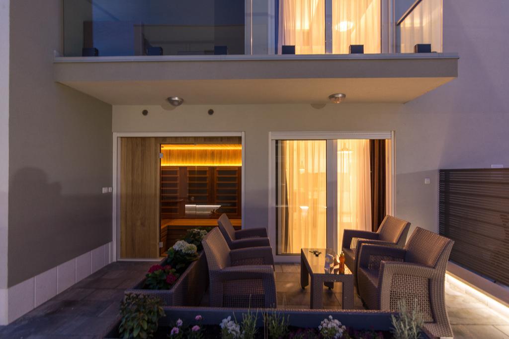 Guest House Petra Трогир Екстериор снимка