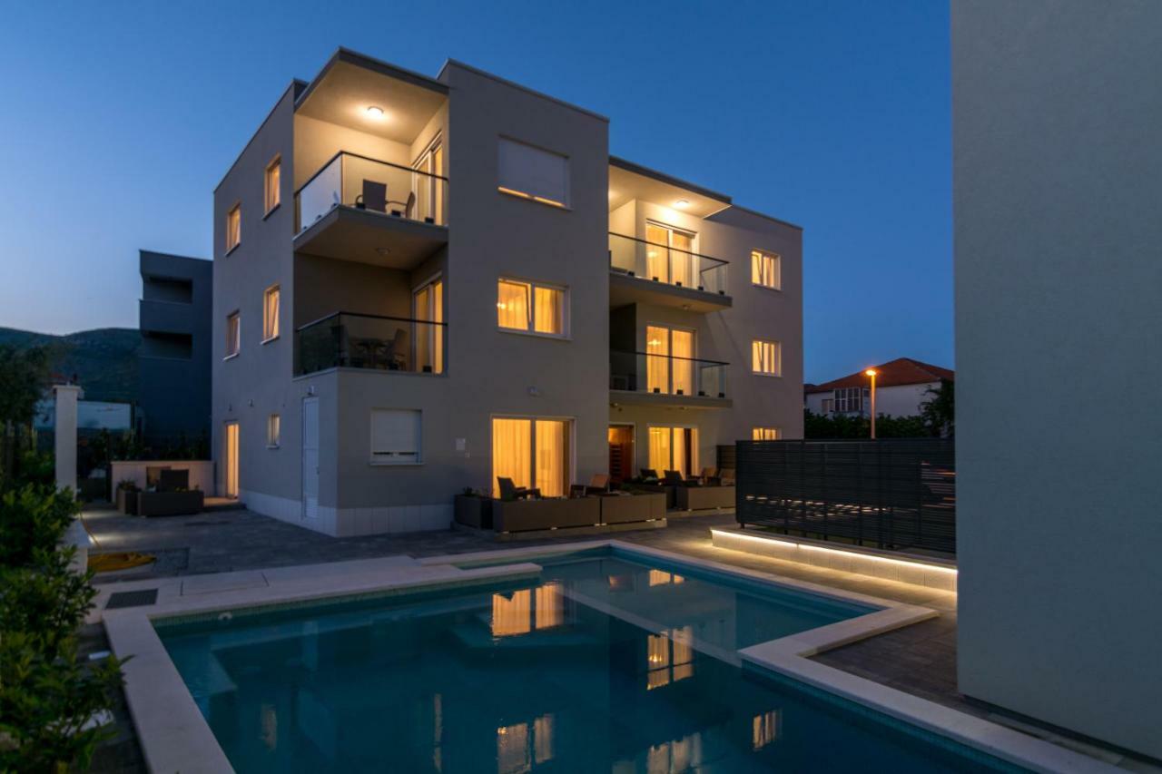 Guest House Petra Трогир Екстериор снимка